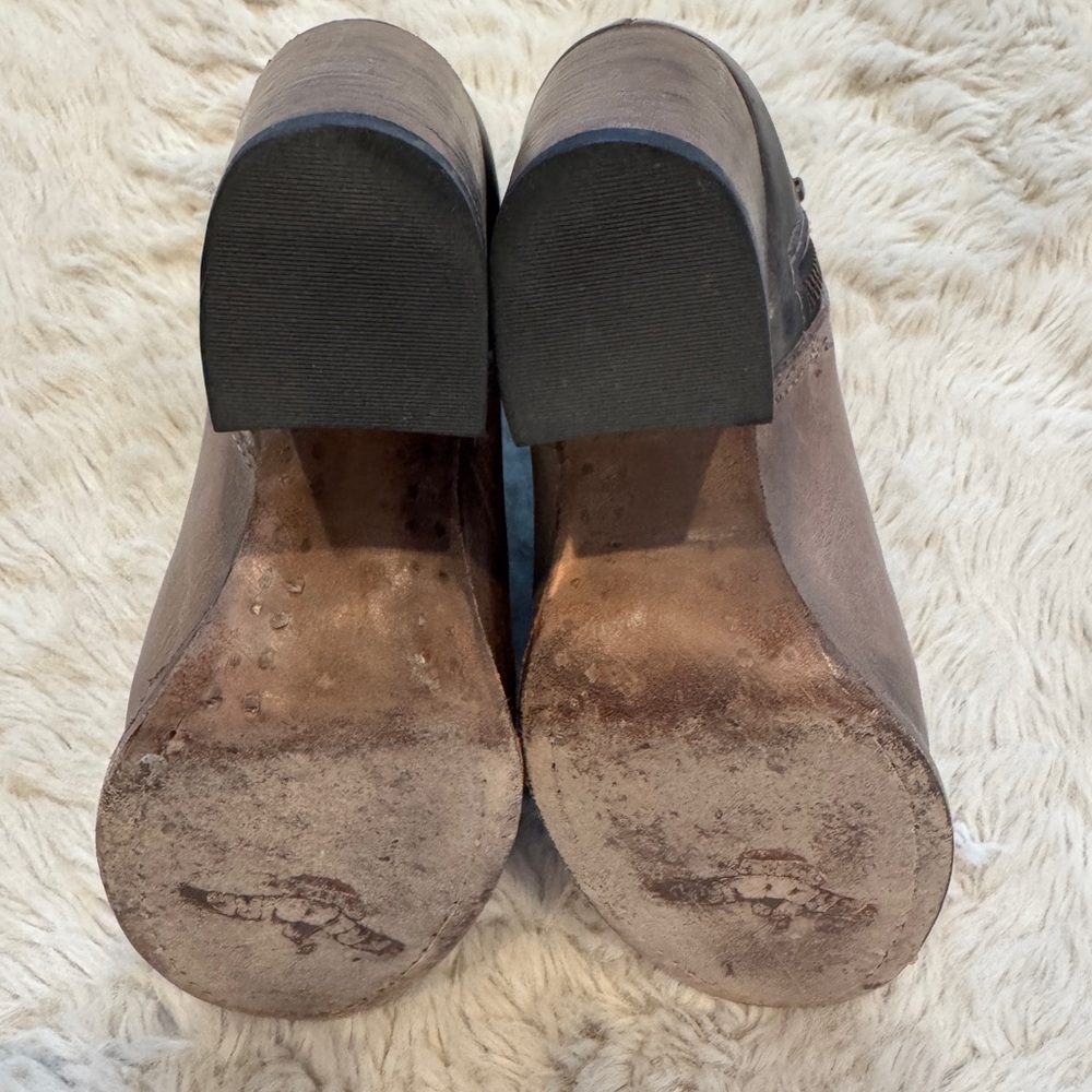 Freebird by Steven Darius Bootie, Size 6 - Picture 4 of 5